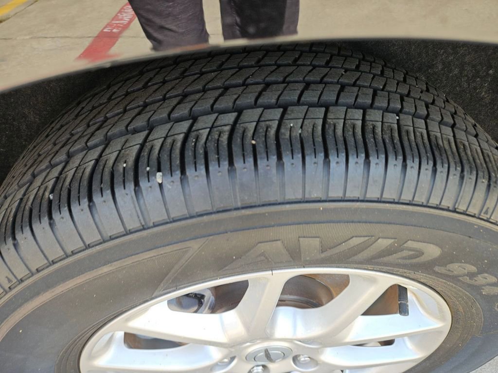 Used 2025 Chrysler Pacifica Select image 25