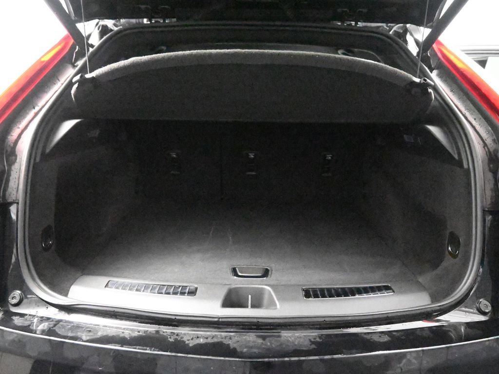 Used 2025 Cadillac XT4 Premium Luxury image 24