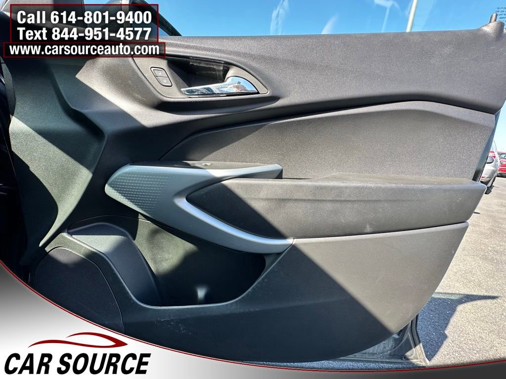 Used 2024 Chevrolet Trax RS w/ Driver Confidence Package FWD image 25