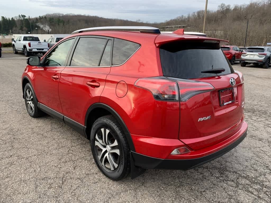 Used 2016 Toyota RAV4 LE image 3