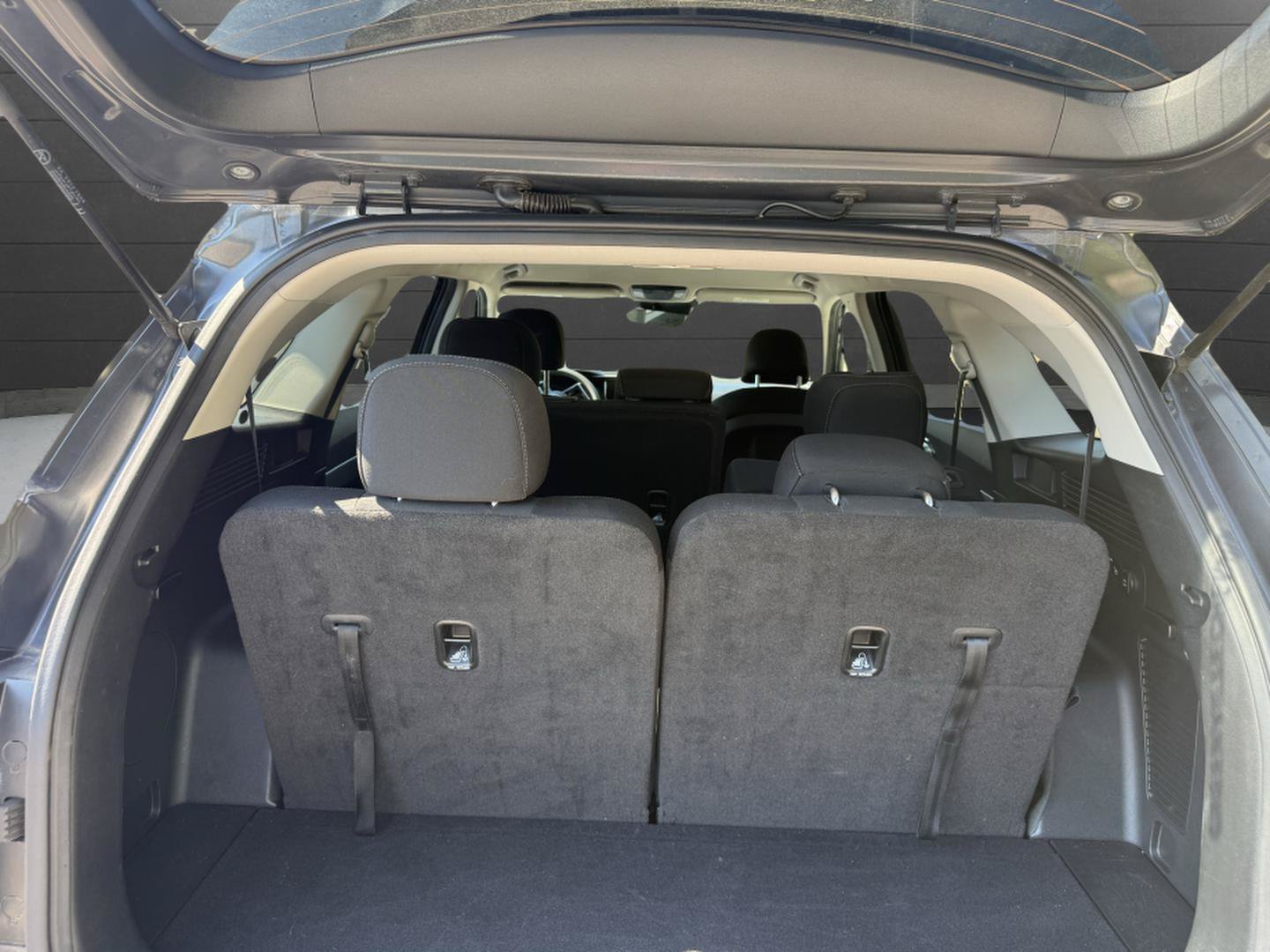 Used 2023 Kia Sorento LX FWD image 8