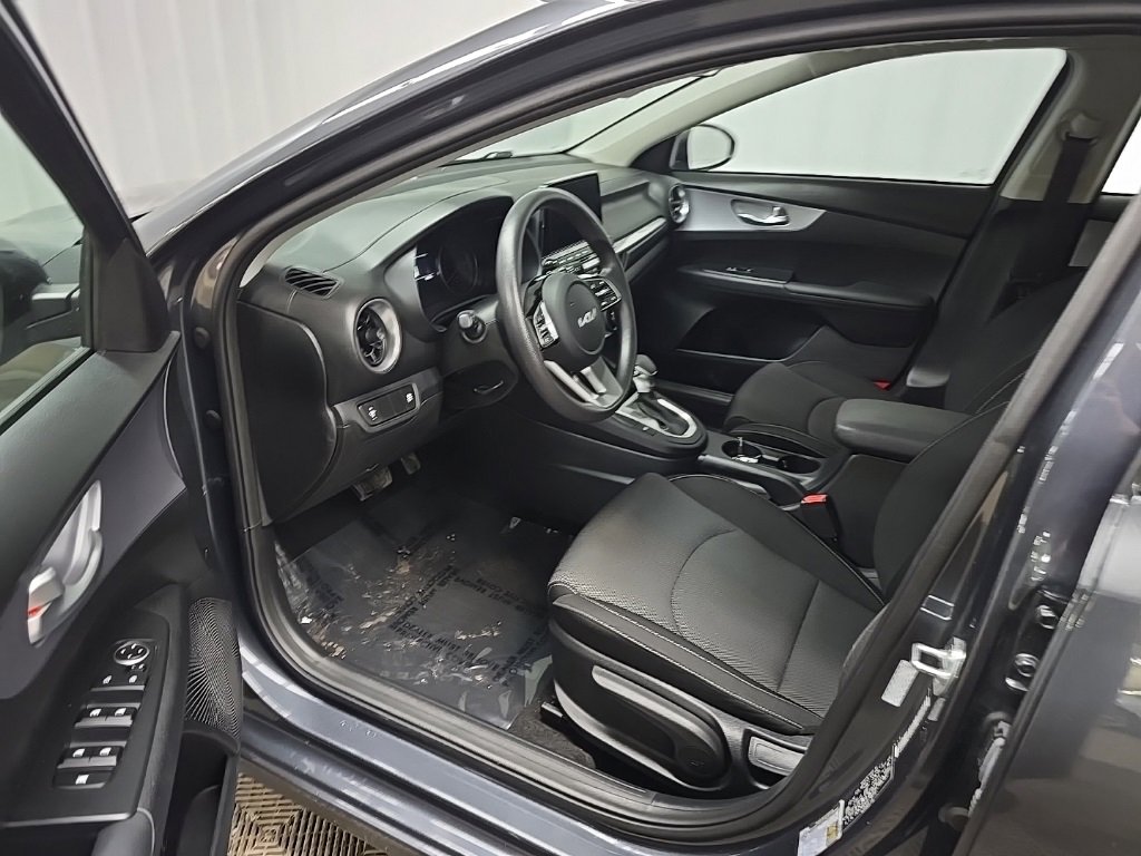 Used 2024 Kia Forte LXS image 28