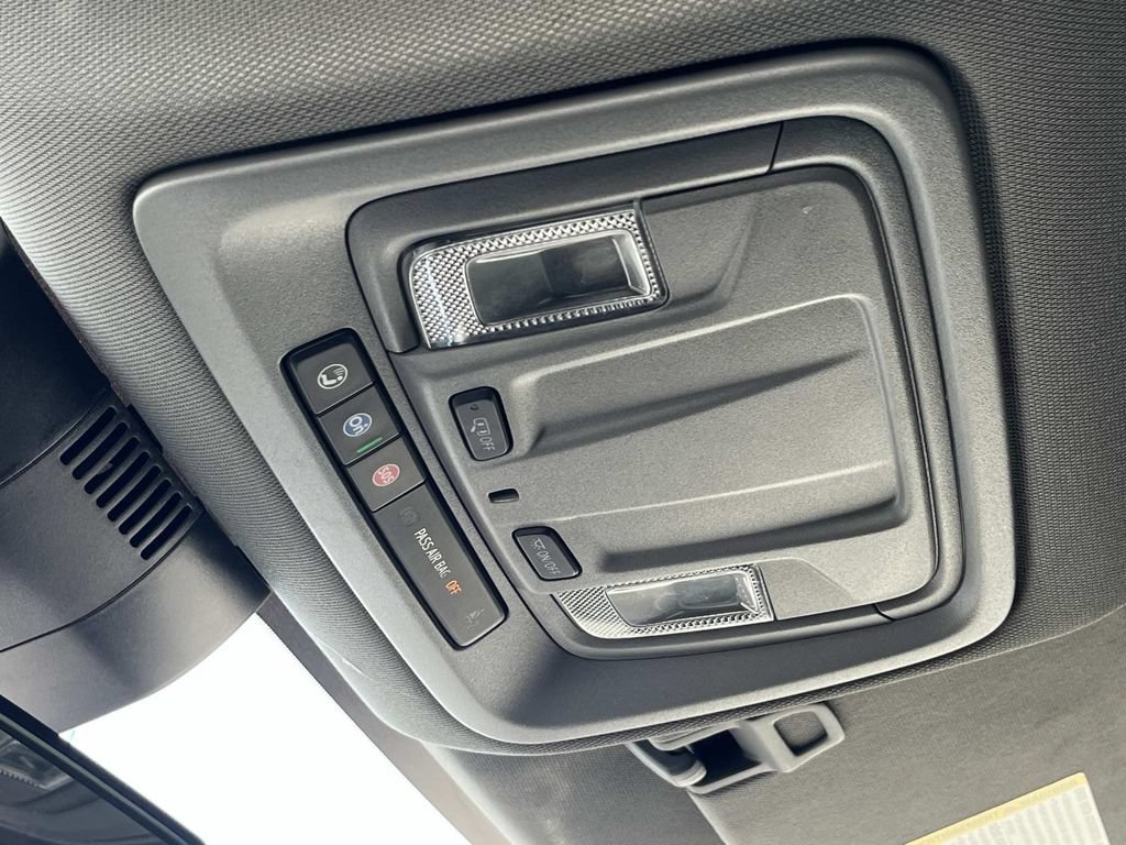 Used 2025 Chevrolet Silverado 1500 LT RWD image 33