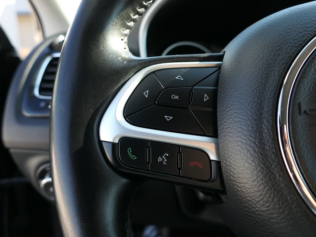 Used 2019 Jeep Compass Latitude FWD image 16
