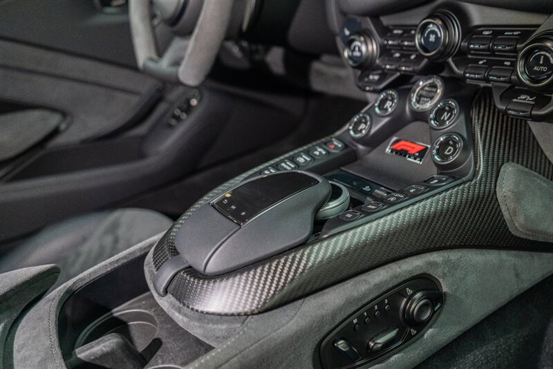 Used 2023 Aston Martin V8 Vantage Coupe RWD image 54