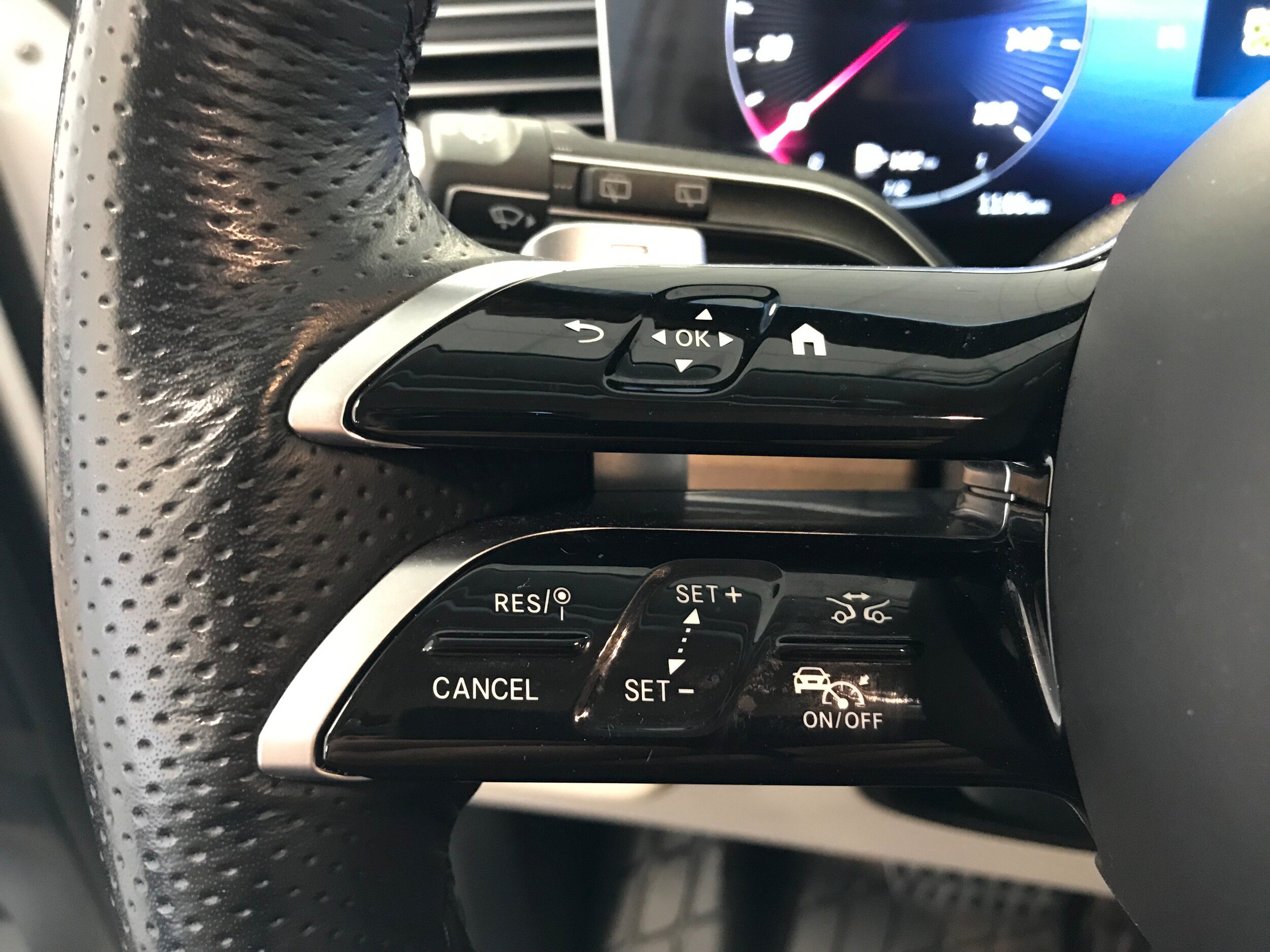 Used 2025 Mercedes-Benz GLS 450 4MATIC image 19