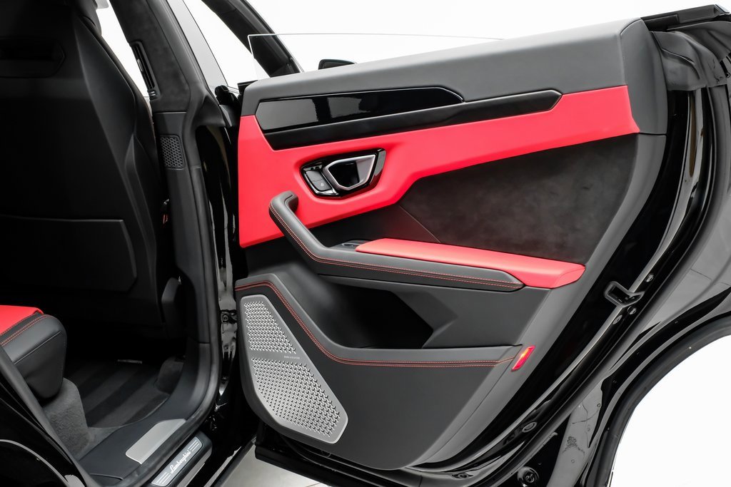 Used 2022 Lamborghini Urus image 45