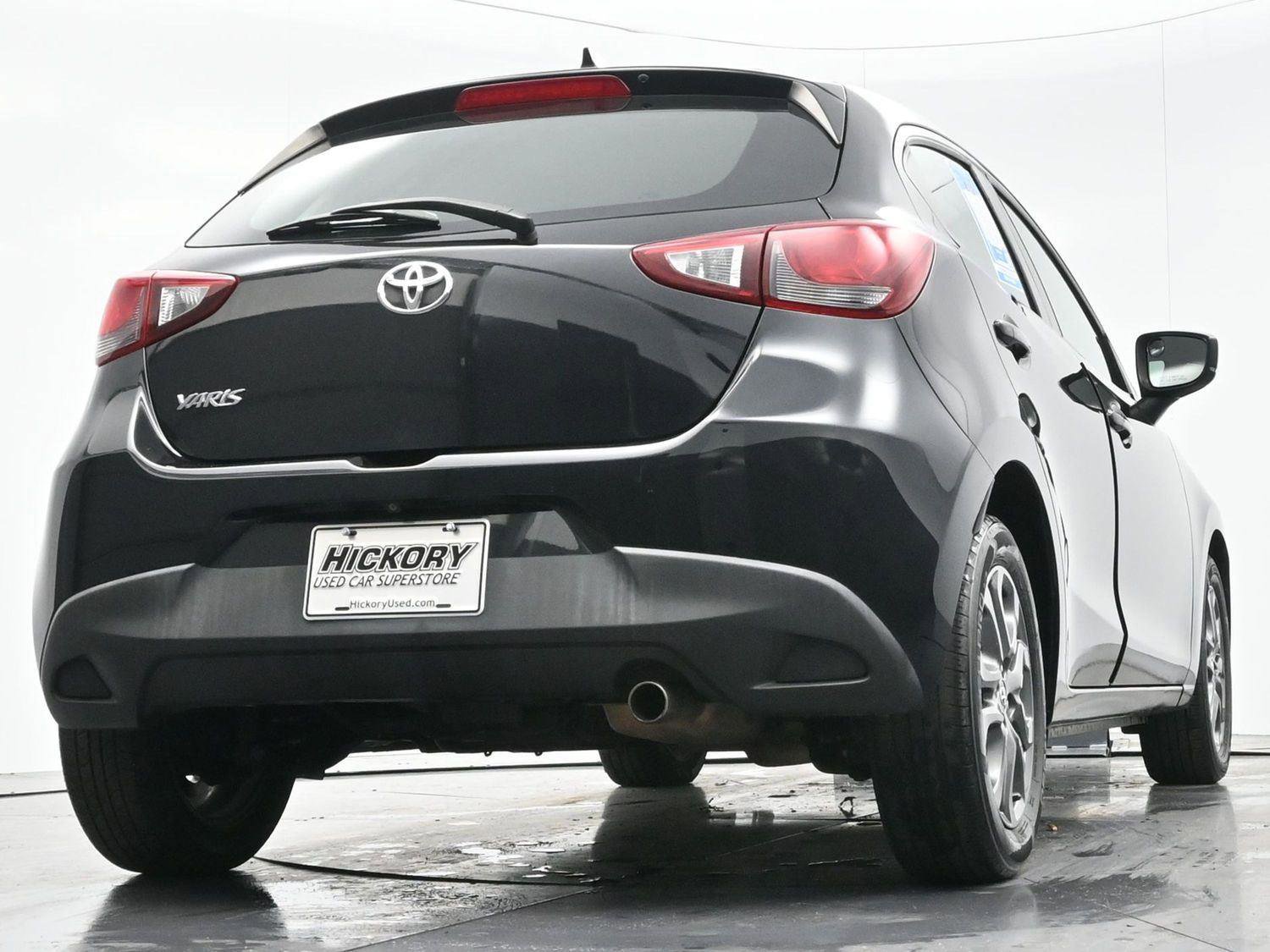 Used 2020 Toyota Yaris LE image 45