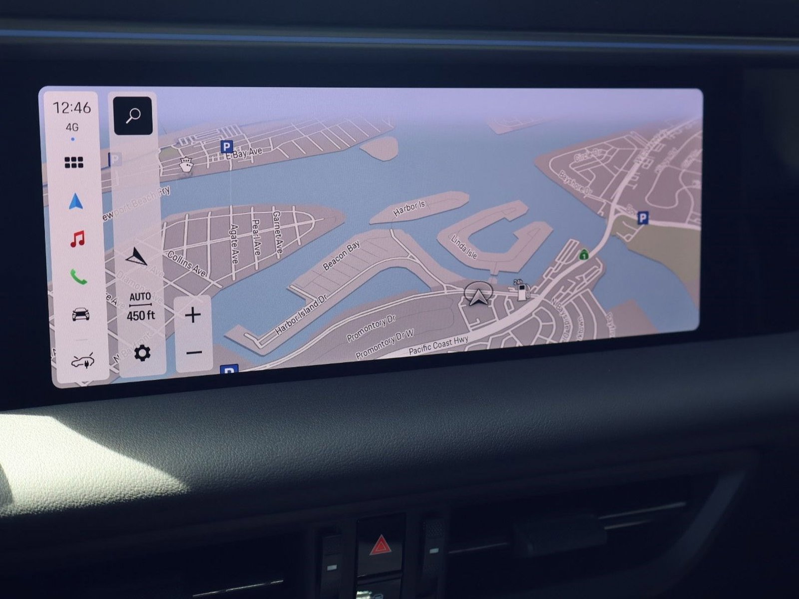 Certified 2025 Porsche Macan 4 Electric image 17