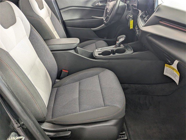 Certified 2024 Chevrolet Trax RS image 30