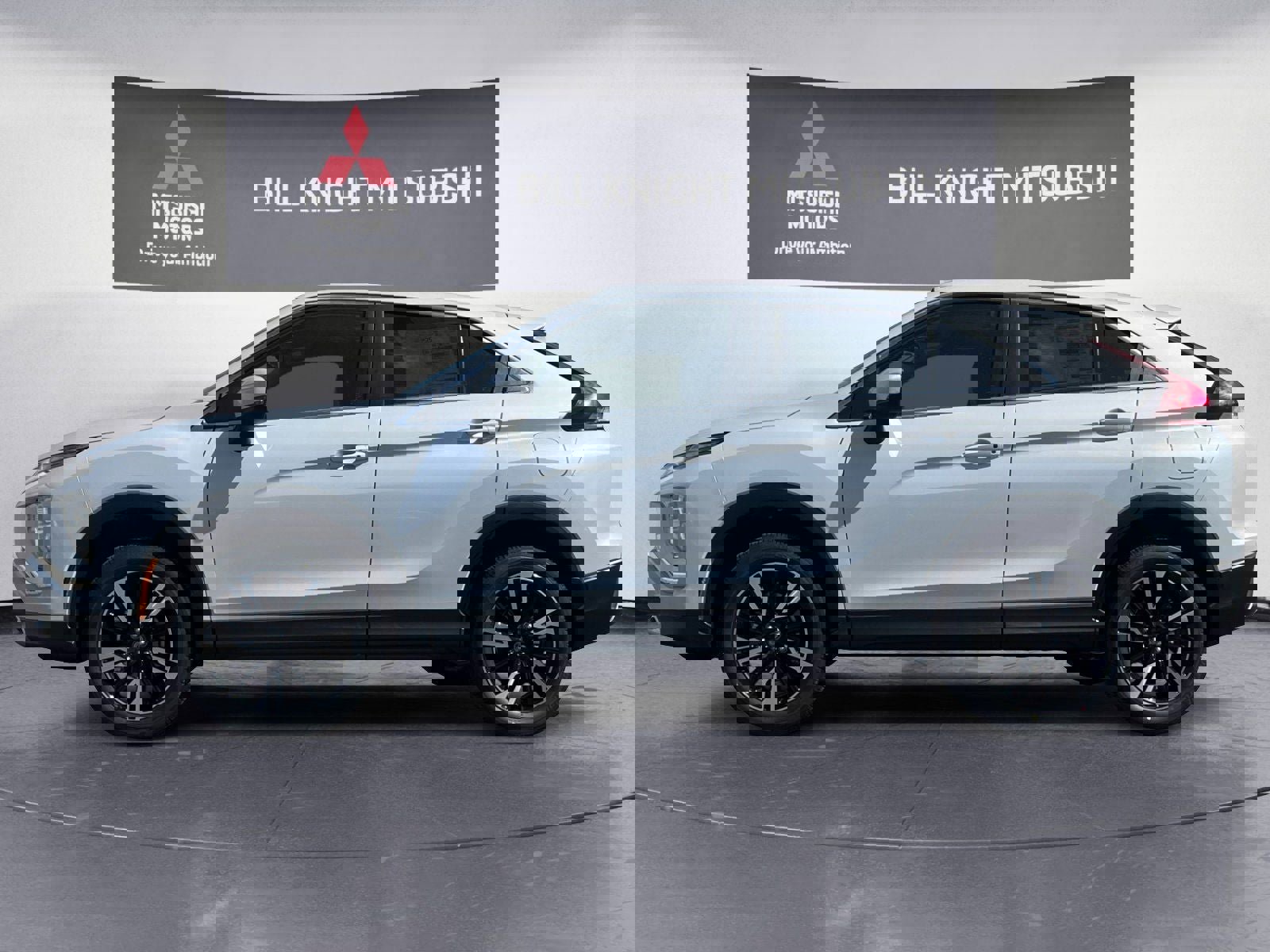 New 2025 Mitsubishi Eclipse Cross SE image 2