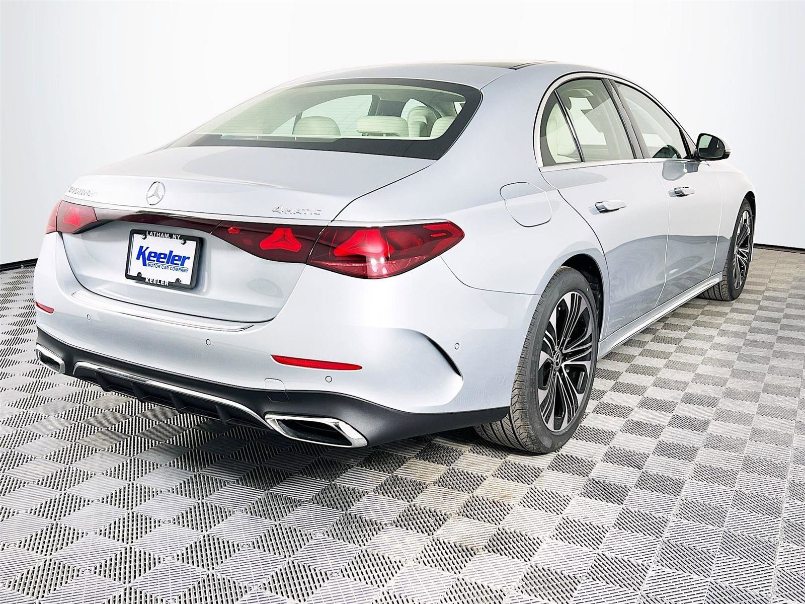 New 2026 Mercedes-Benz E 450 4MATIC Sedan image 6