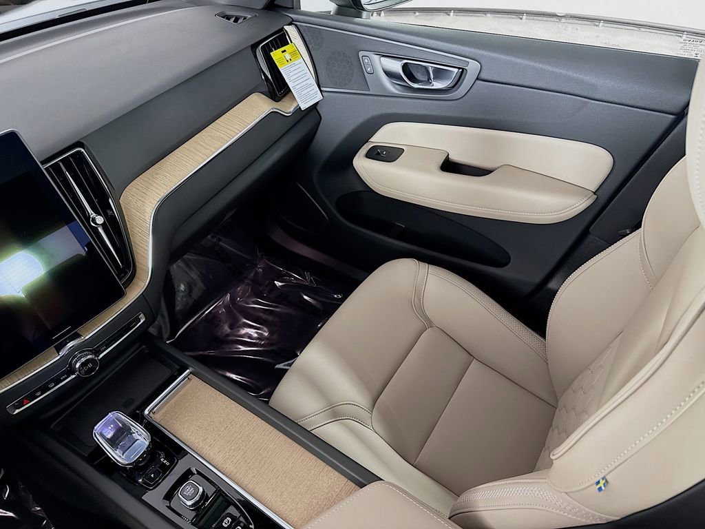 New 2026 Volvo XC60 B5 Core image 23