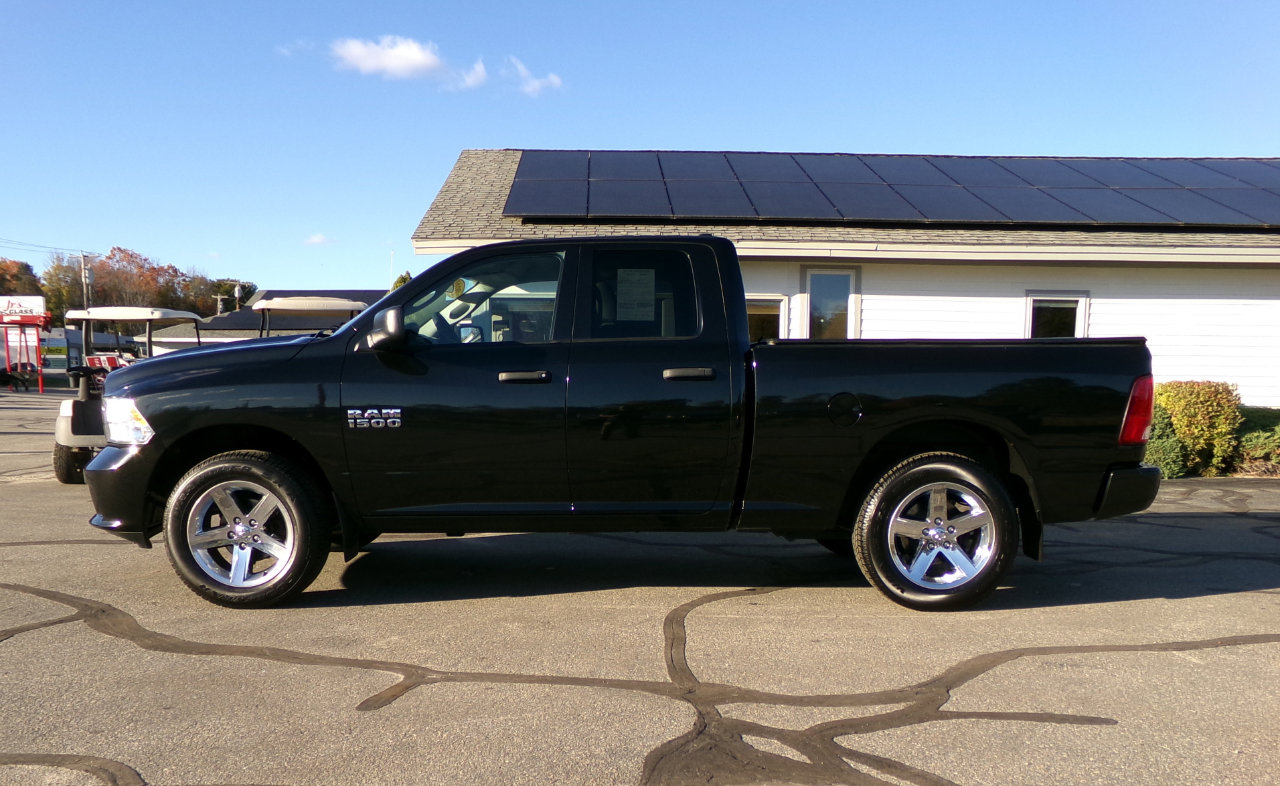 Used 2018 RAM 1500 Express w/ Express Value Package image 3