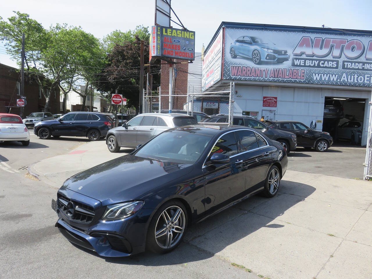 Used 2018 Mercedes-Benz E 300 4MATIC w/ Premium 1 Package image 2