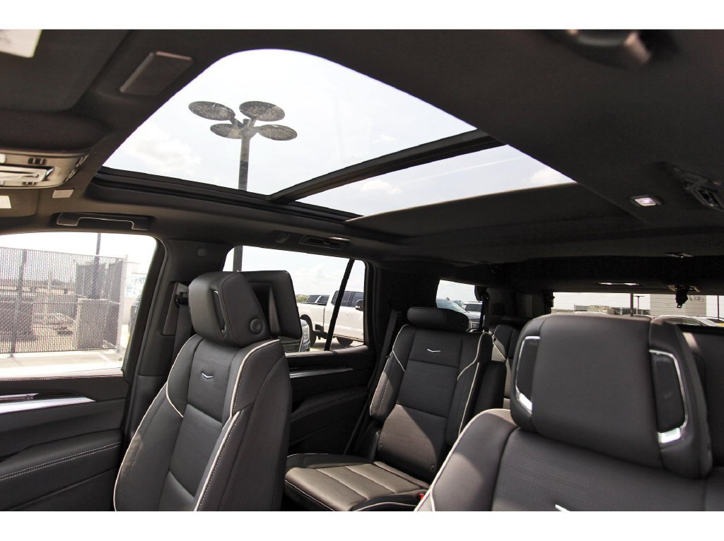 New 2027 Cadillac Escalade Luxury w/ Touring Package AWD/4WD image 24