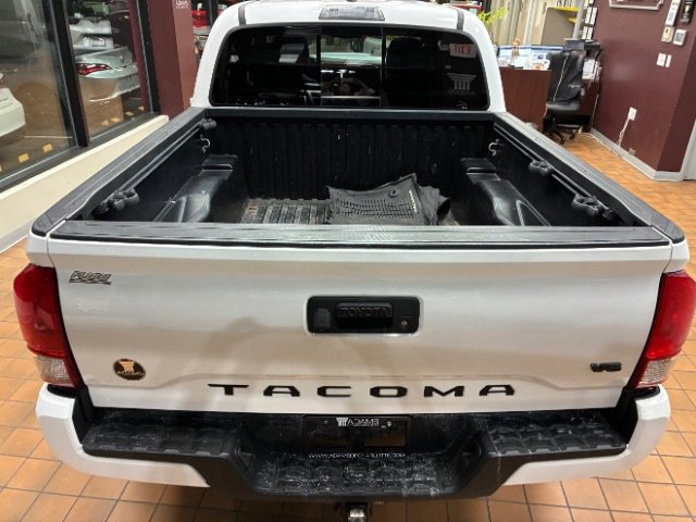 Used 2017 Toyota Tacoma TRD Sport w/ Tow Package image 8