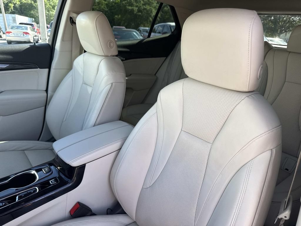 Used 2021 Buick Envision Essence FWD image 21