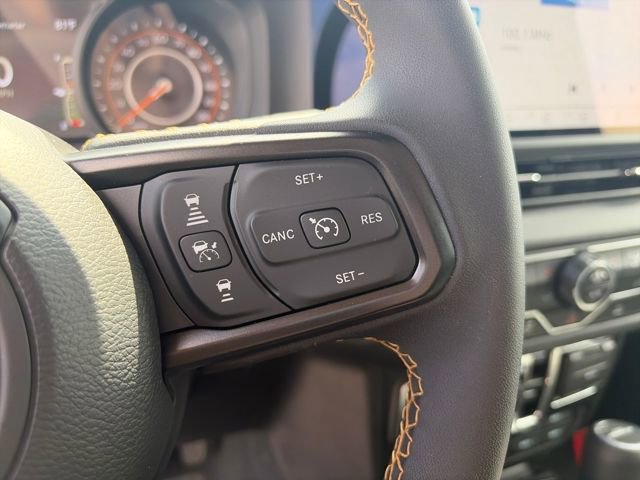 Used 2024 Jeep Gladiator Sport AWD/4WD image 28