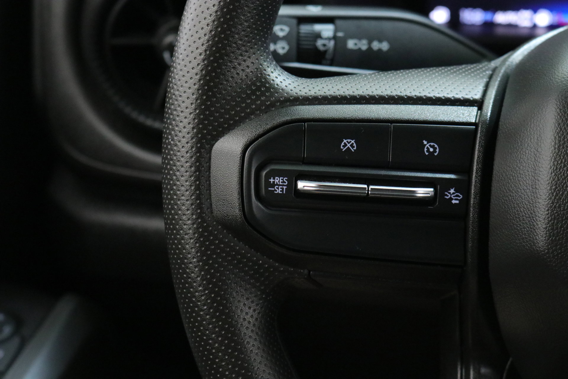 Used 2024 Chevrolet Colorado Trail Boss image 13