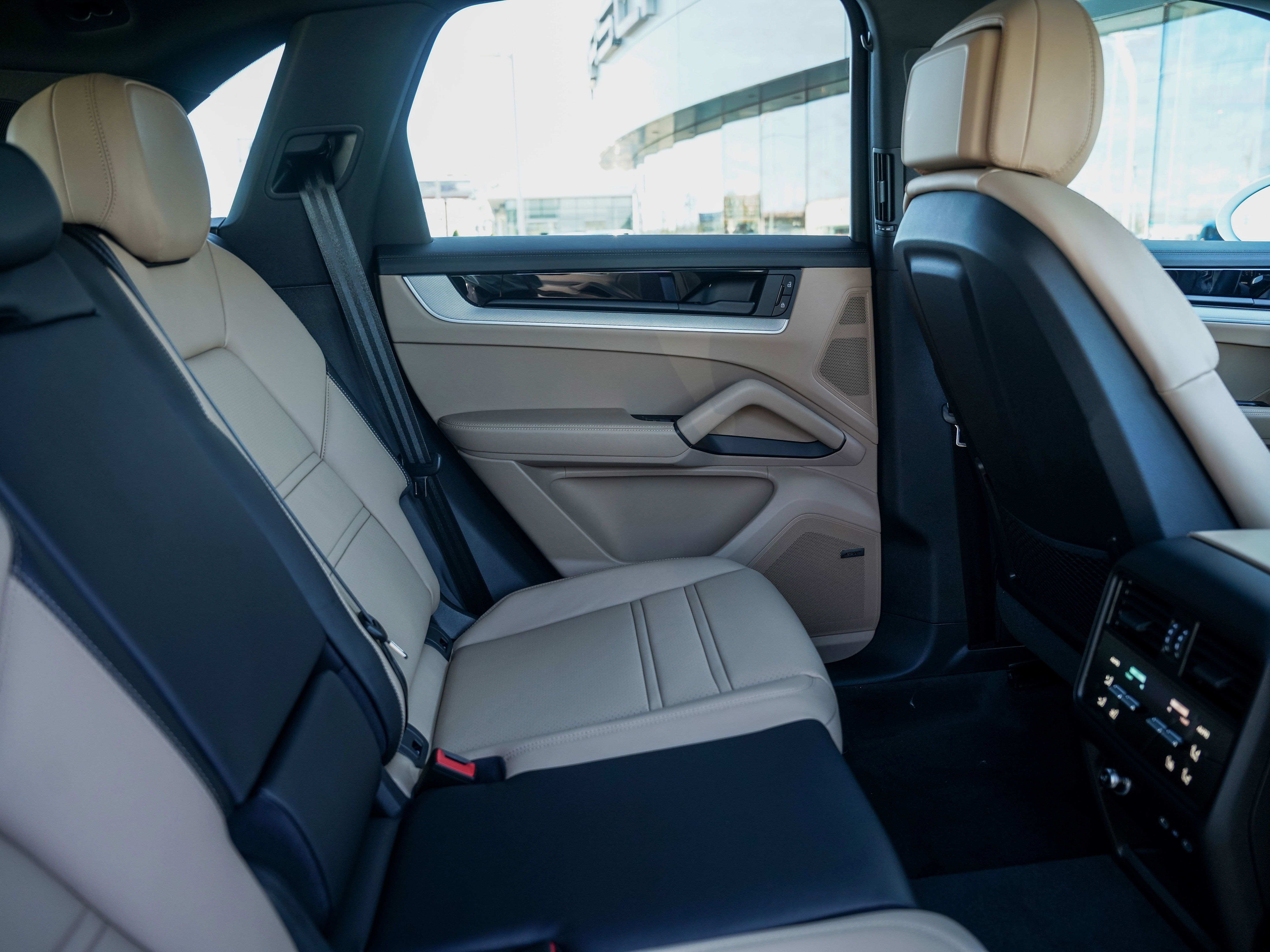 New 2026 Porsche Cayenne image 29