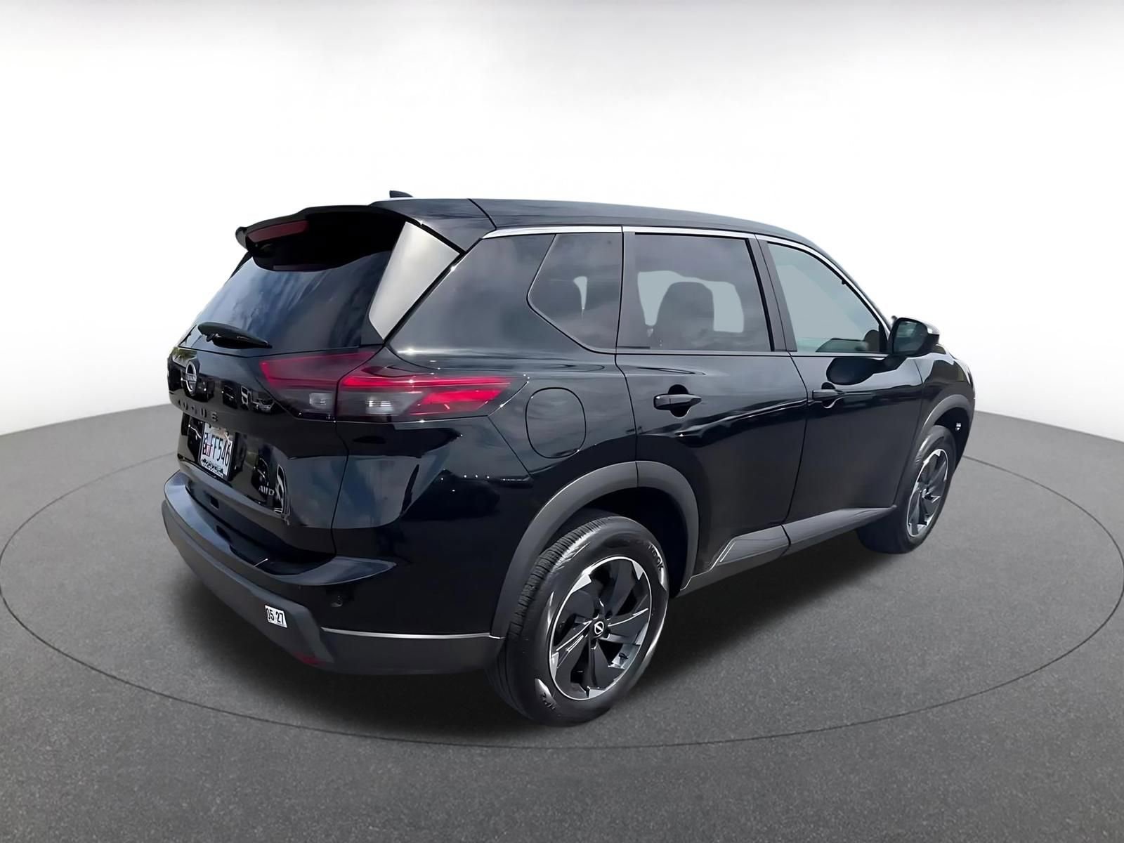 Used 2025 Nissan Rogue SV image 14