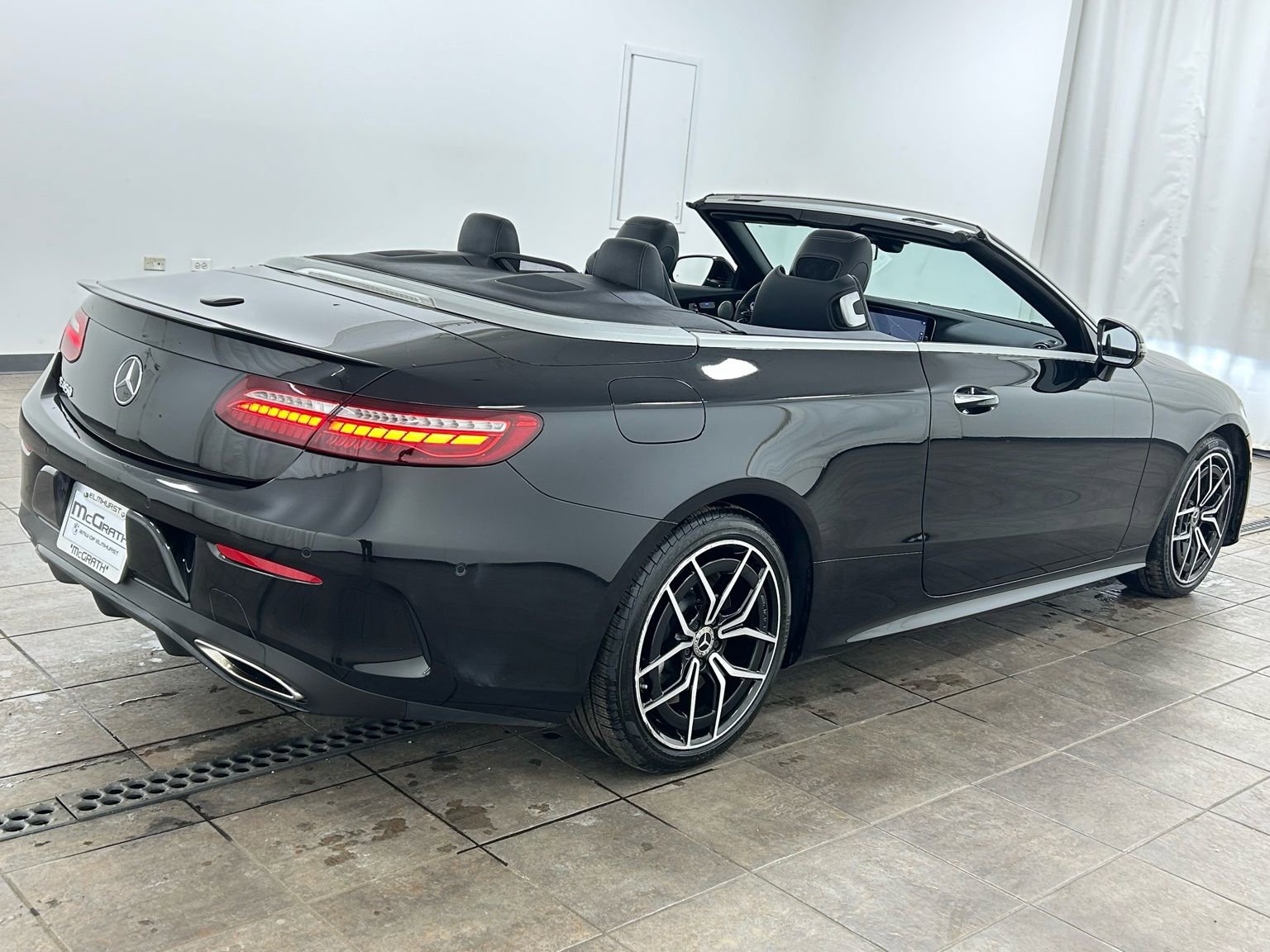 Used 2023 Mercedes-Benz E 450 4MATIC Cabriolet image 7