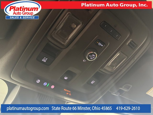 Used 2023 GMC Yukon XL SLT image 23