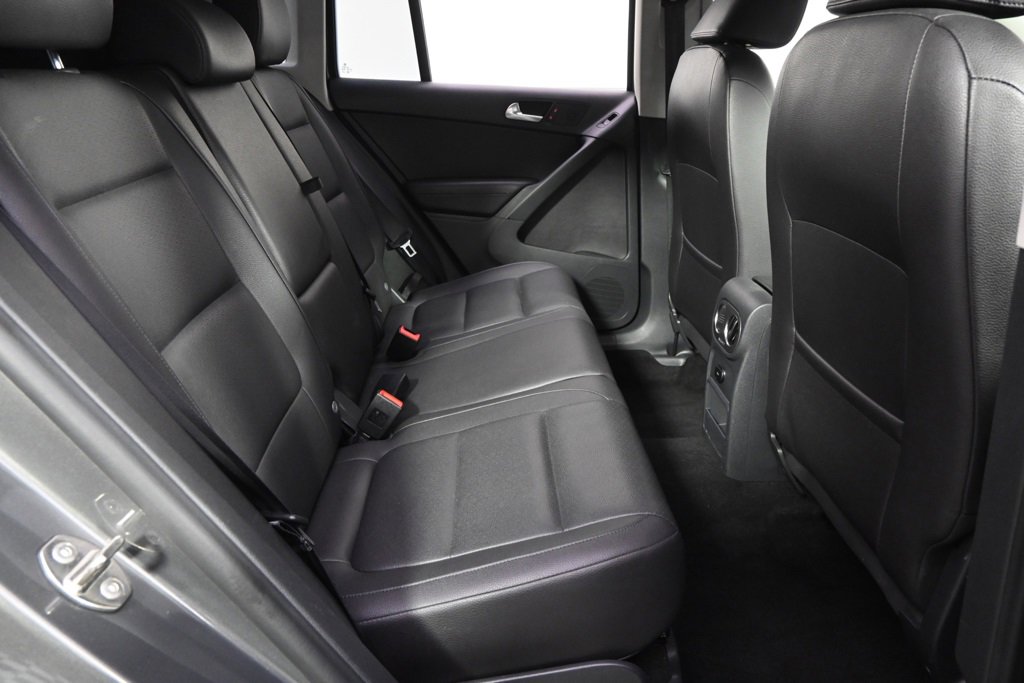 Used 2016 Volkswagen Tiguan S image 18