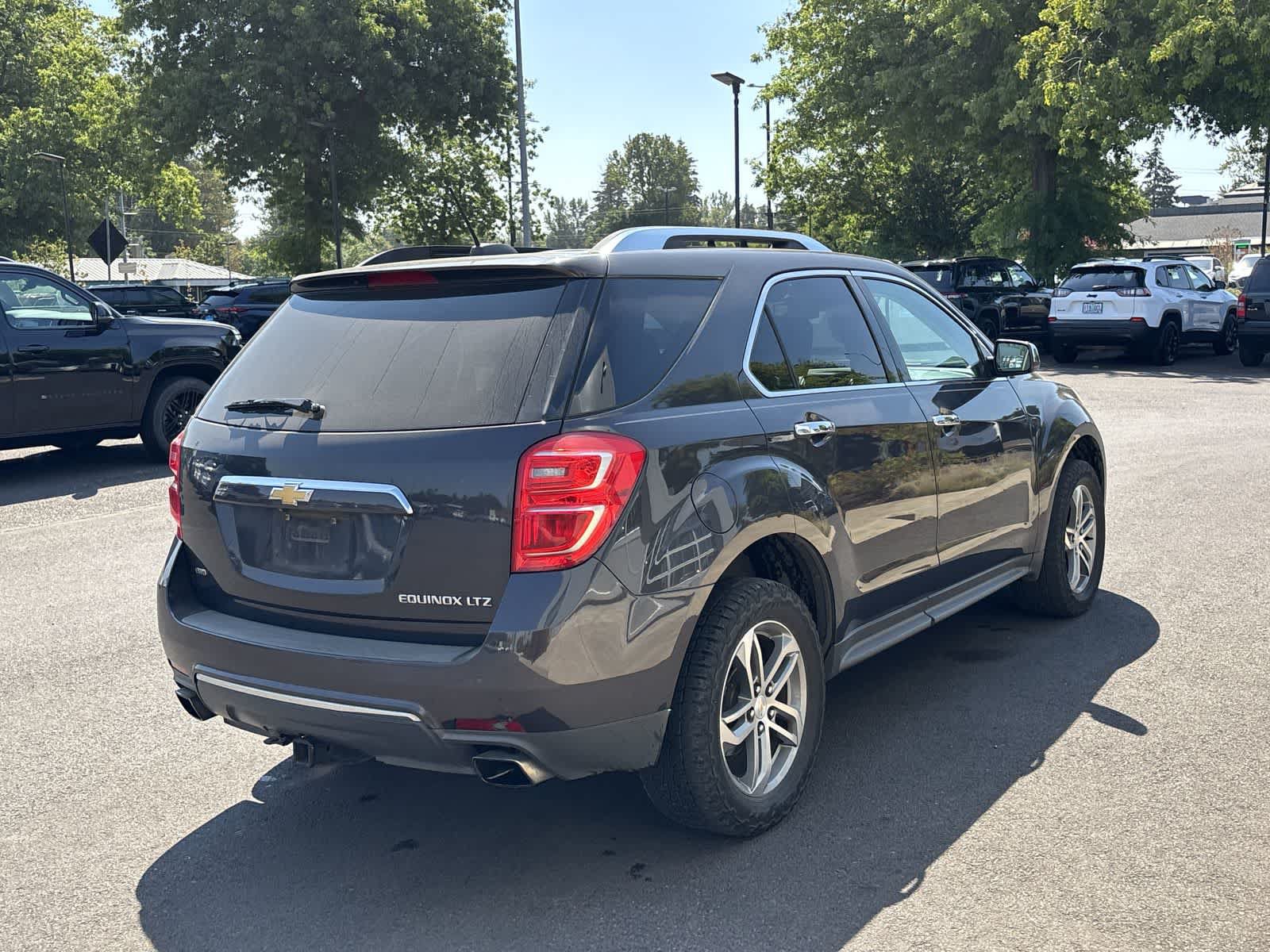 Used 2016 Chevrolet Equinox LTZ w/ Enhanced Convenience Package AWD/4WD image 5