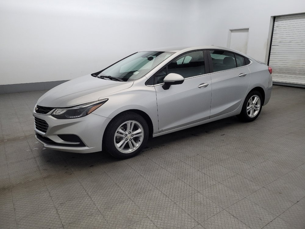 Used 2018 Chevrolet Cruze LT image 2