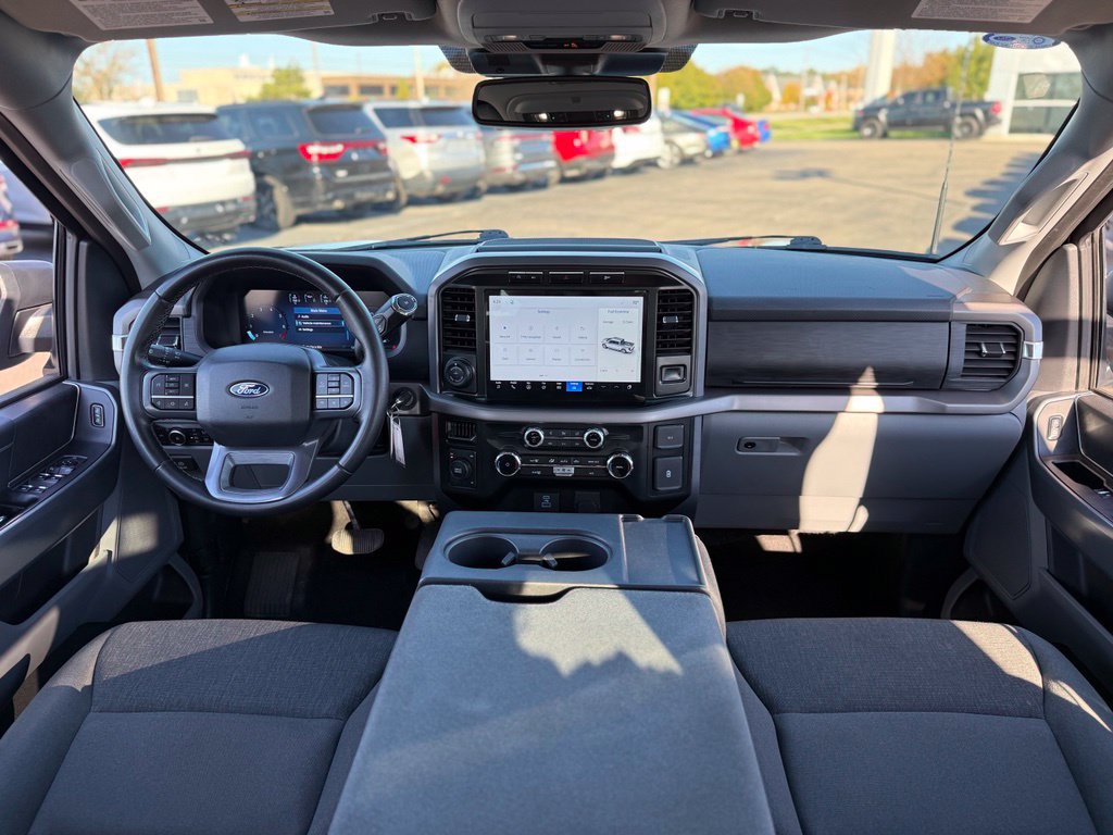 Used 2024 Ford F150 XLT AWD/4WD image 2