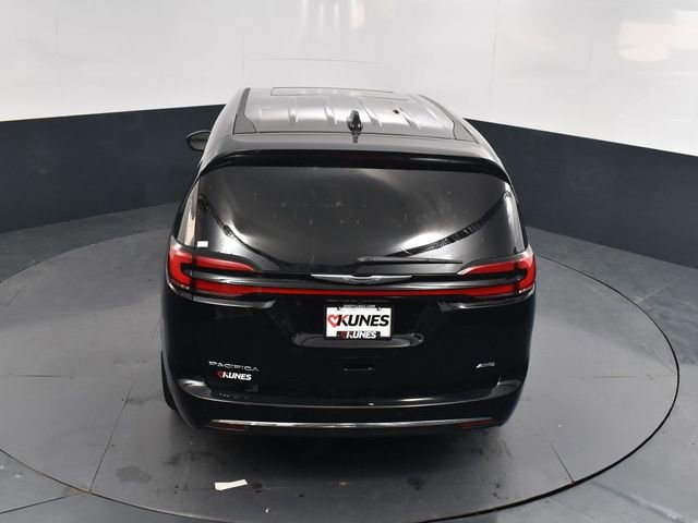 New 2026 Chrysler Pacifica Select image 18