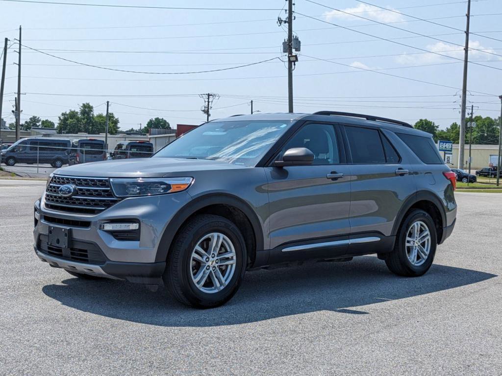 Used 2022 Ford Explorer XLT w/ Equipment Group 202A image 7