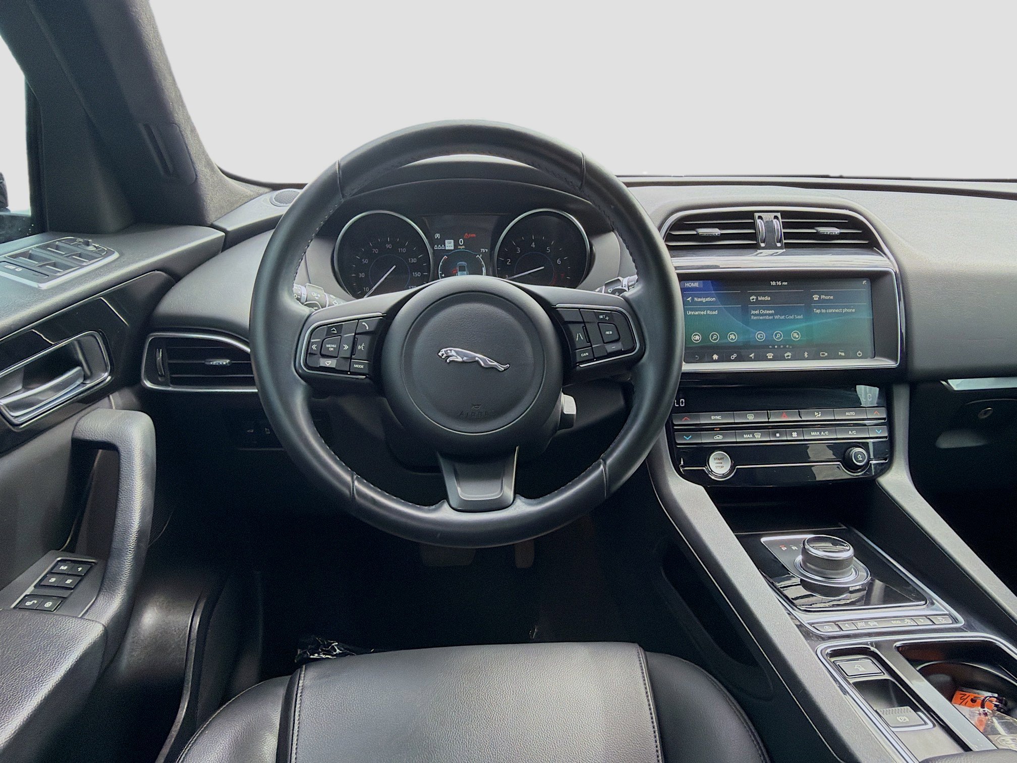 Used 2020 Jaguar F-PACE Premium image 20