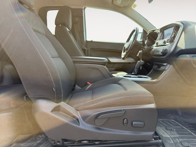 Used 2019 Chevrolet Colorado LT w/ LT Convenience Package AWD/4WD image 16
