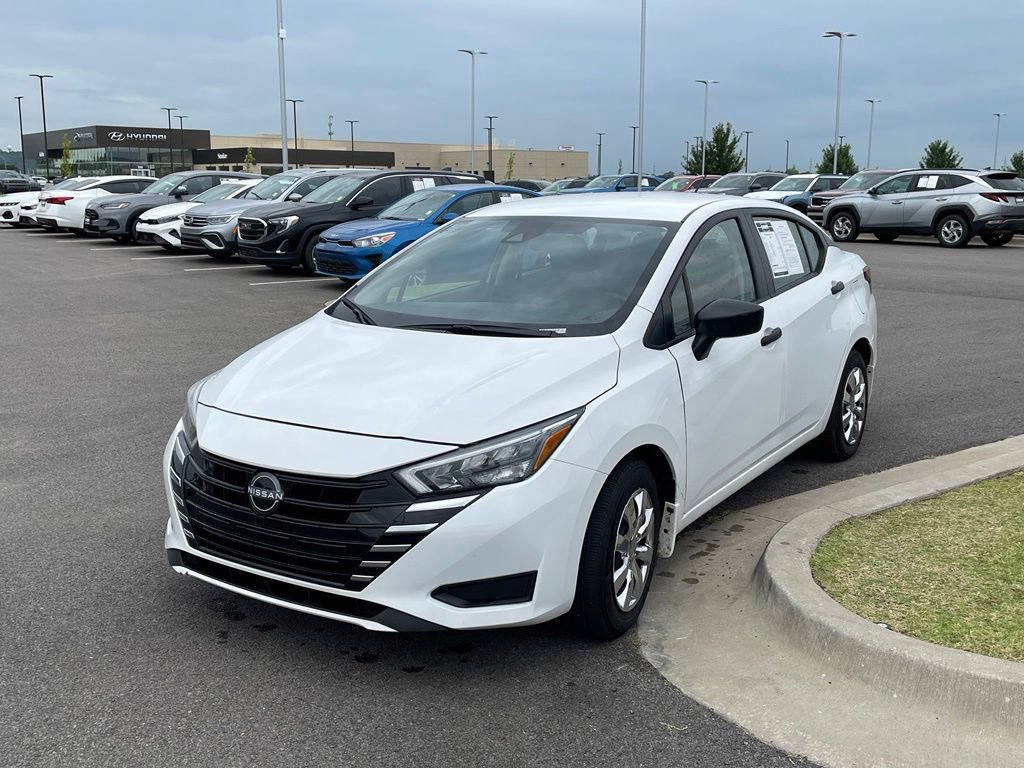 Used 2025 Nissan Versa S w/ Trunk Package FWD image 3