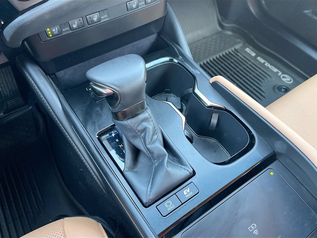 Used 2025 Lexus ES 300h w/ Premium Package FWD image 16