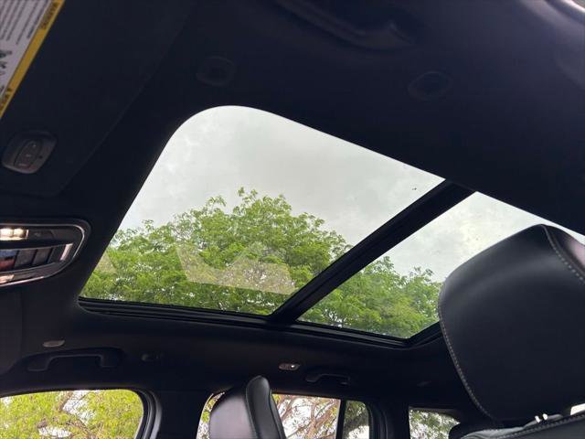 Certified 2025 Jeep Grand Cherokee Limited w/ MOPAR Finishing Package image 19