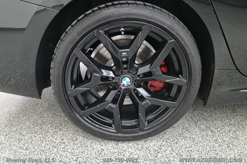 Used 2025 BMW 330i Sedan w/ M Sport Package RWD image 29