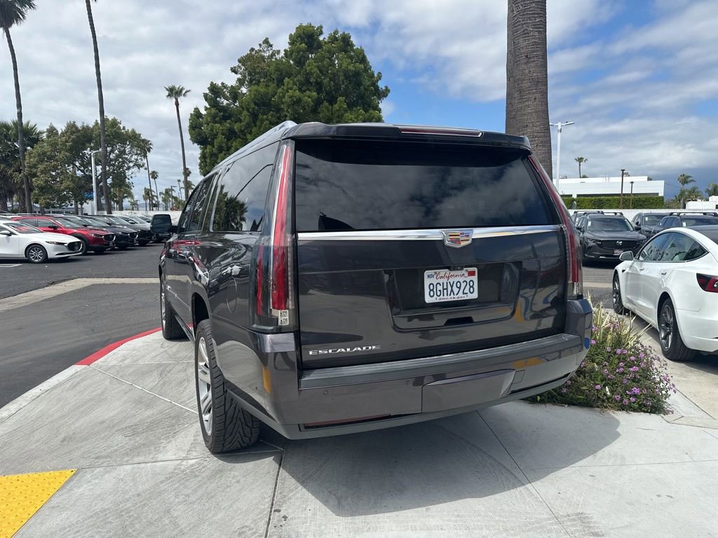 Used 2018 Cadillac Escalade ESV Premium Luxury image 14
