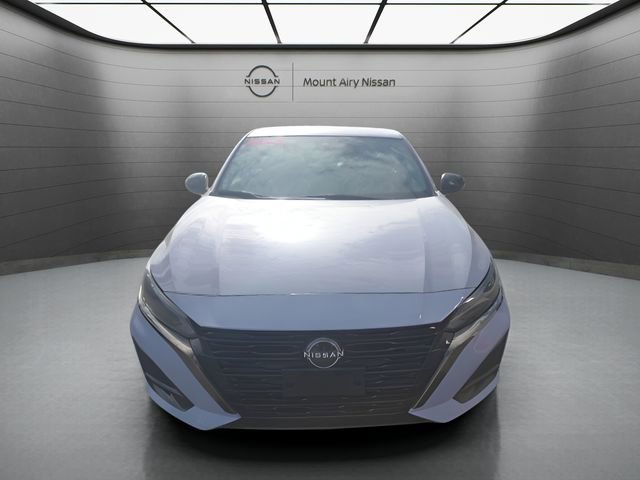 Certified 2024 Nissan Altima 2.5 SR image 1