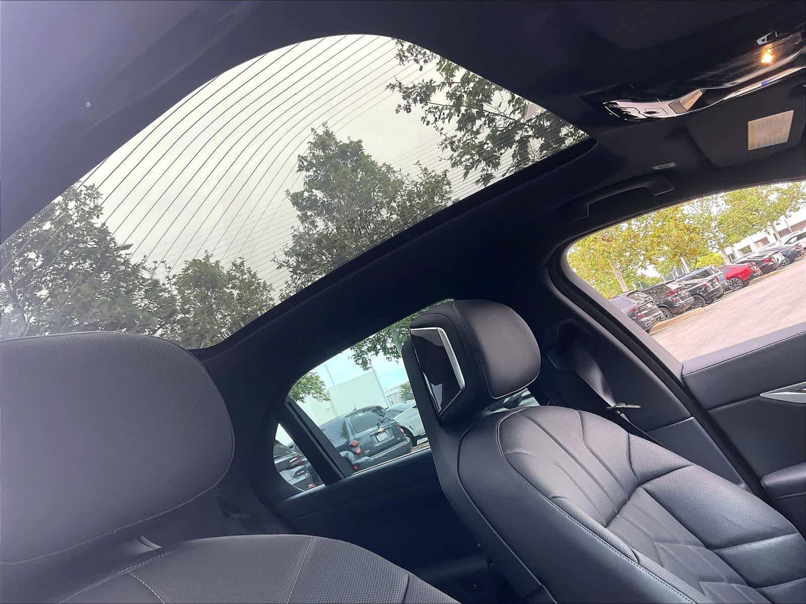 Certified 2024 BMW i7 xDrive60 AWD/4WD image 24