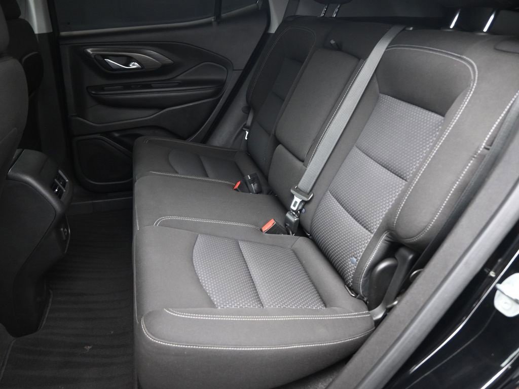 Used 2023 GMC Terrain SLE w/ Driver Convenience Package image 16