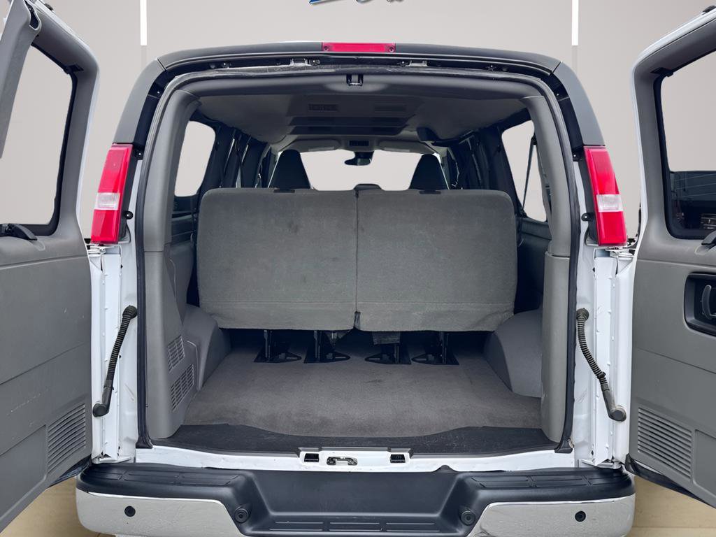 Used 2023 Chevrolet Express 3500 LT w/ LT Preferred Equipment Group image 18