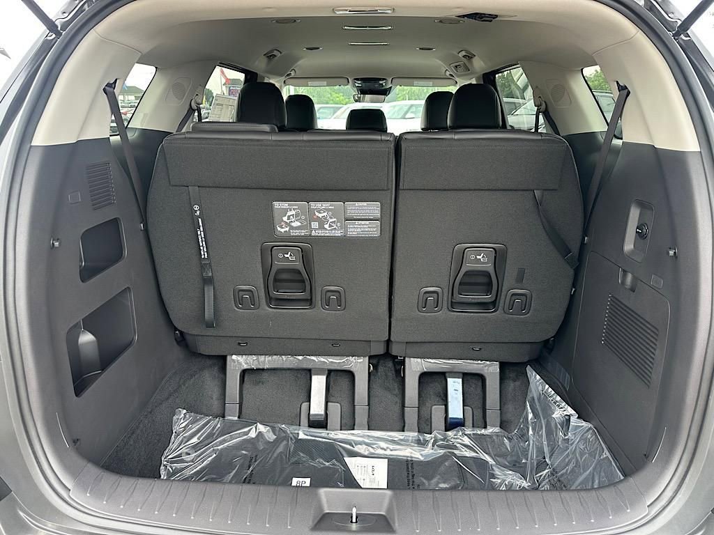New 2026 Kia Carnival LXS FWD image 10