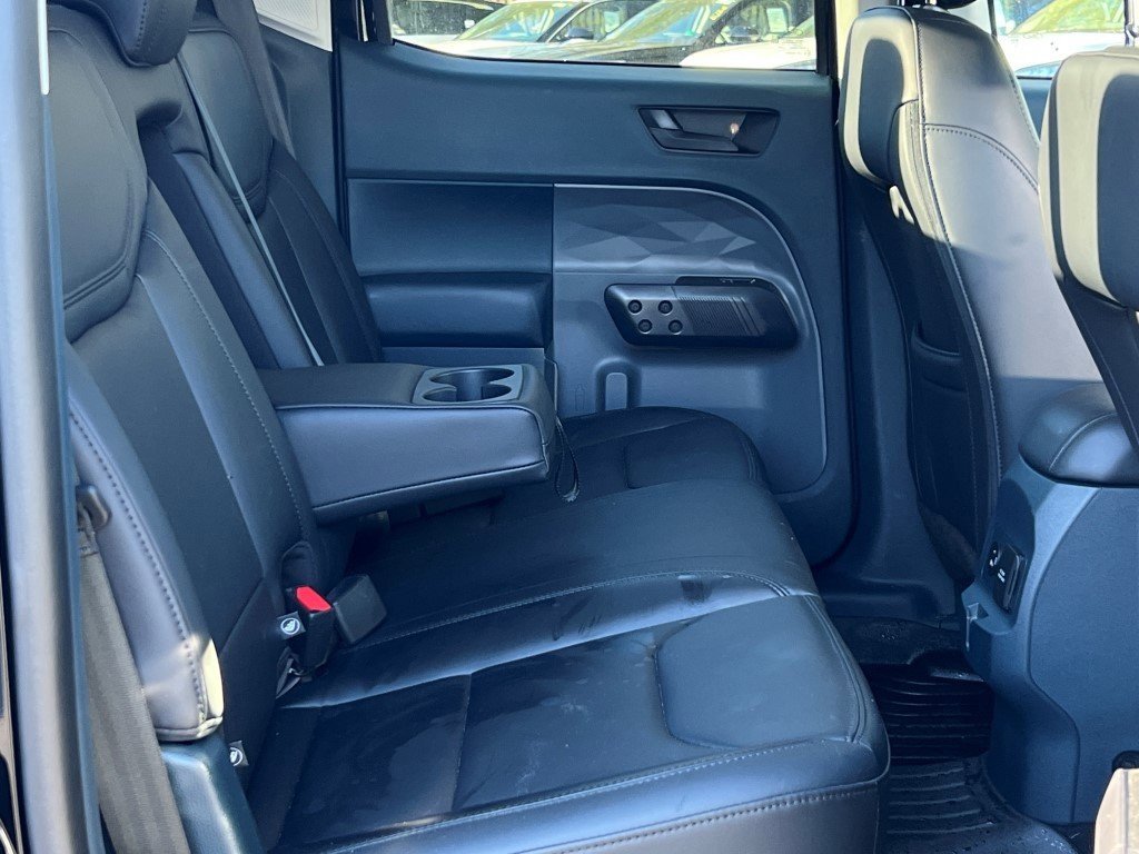 Used 2023 Ford Maverick Lariat w/ Lariat Luxury Package image 11
