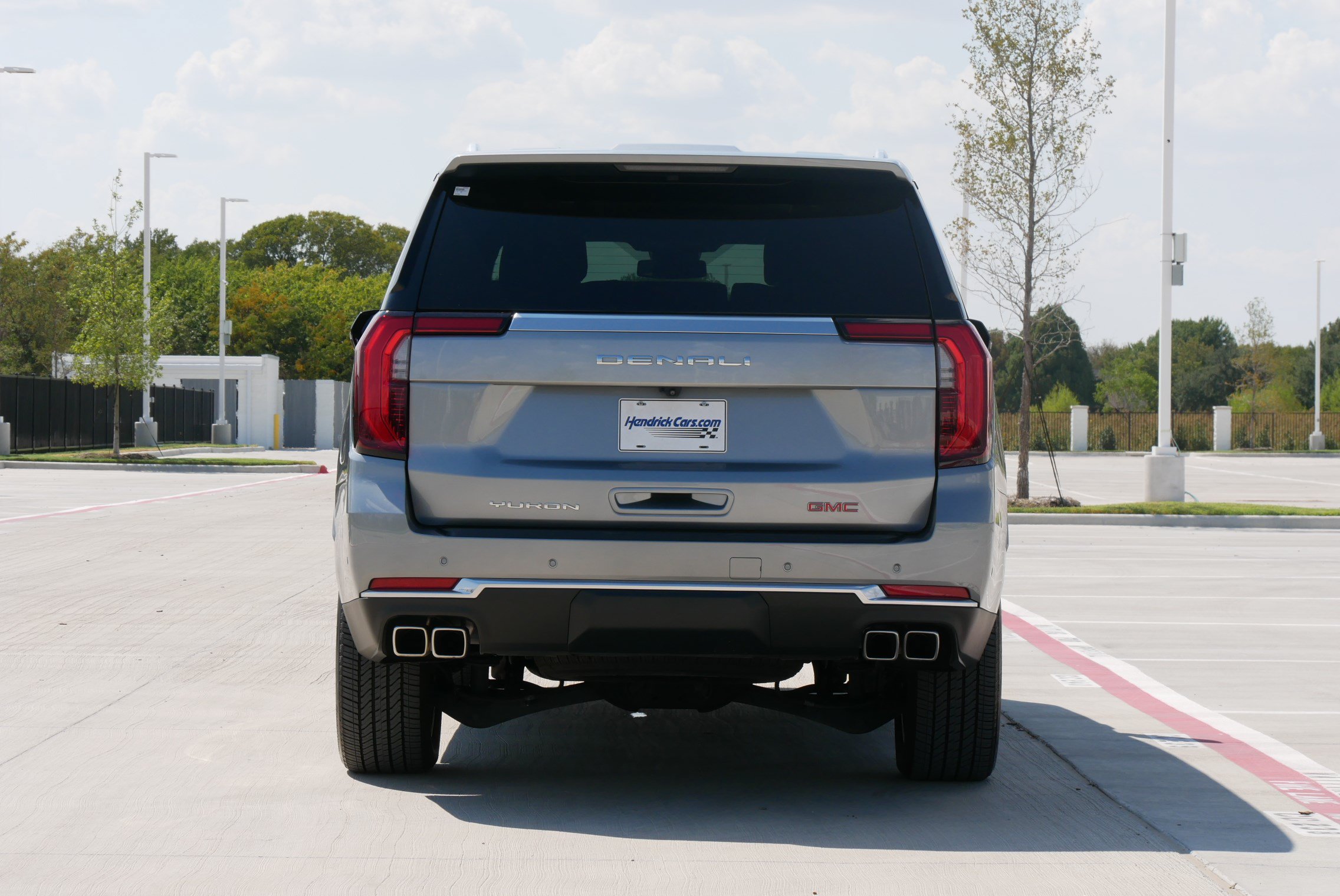 Used 2025 GMC Yukon Denali w/ Sun & Power Step Package AWD/4WD image 8