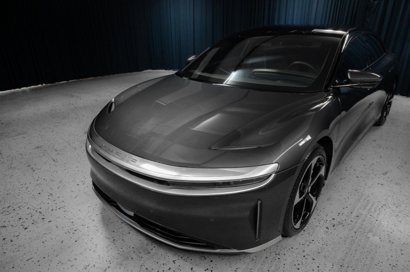 Used 2025 Lucid Air Touring image 4