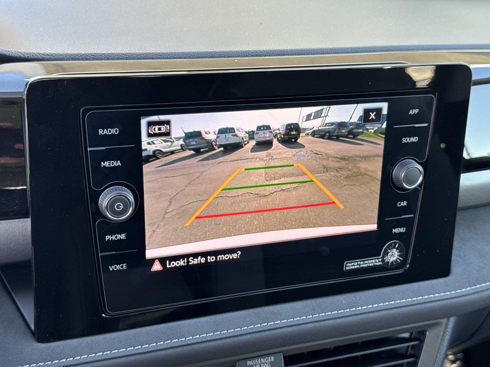 New 2026 Volkswagen Taos SE image 17